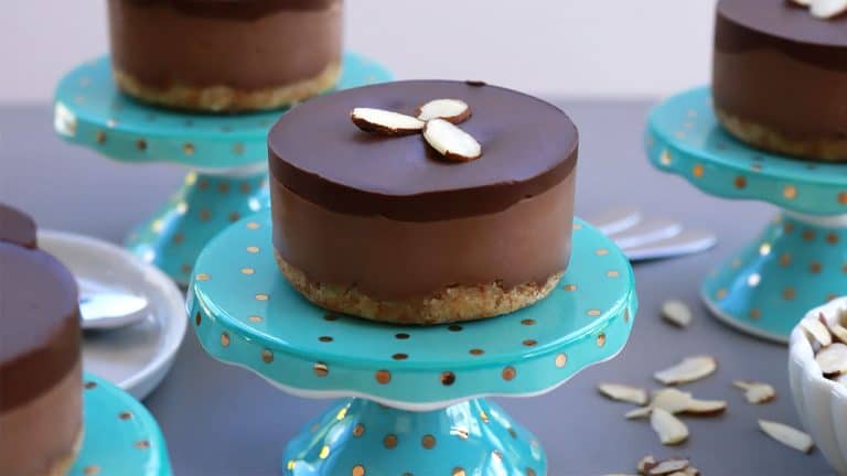 Mini Chocolate Cream Cakes, mini chocolate mousse cakes, chocolate mousse cake, mini vegan chocolate cakes, mini vegan cheesecakes, vegan, gluten-free, vegan cheesecake, vegan mousse cake, passover desserts, passover dessert recipe, passover cake, passover cream cake, pesach cake, pesach recipes, passover, pesach, chocolate cream, gluten free dessert, elegant mousse cake, chocolate