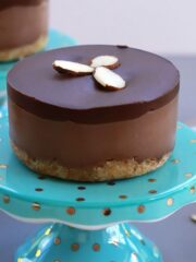 Mini Chocolate Cream Cakes, mini chocolate mousse cakes, chocolate mousse cake, mini vegan chocolate cakes, mini vegan cheesecakes, vegan, gluten-free, vegan cheesecake, vegan mousse cake, passover desserts, passover dessert recipe, passover cake, passover cream cake, pesach cake, pesach recipes, passover, pesach, chocolate cream, gluten free dessert, elegant mousse cake, chocolate