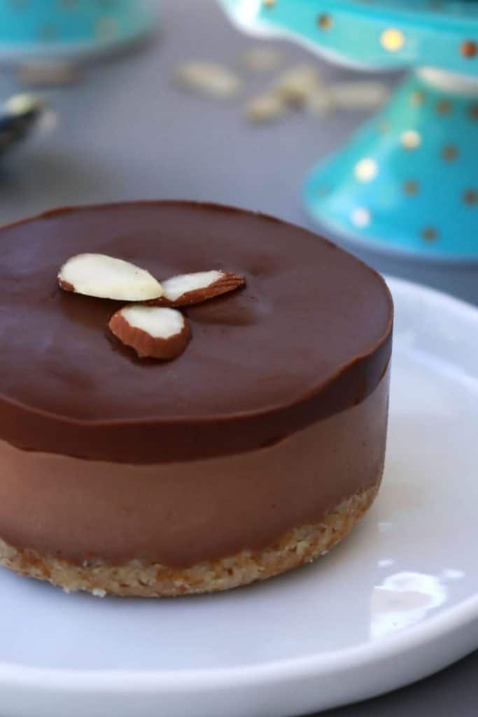 Mini Chocolate Cream Cakes, mini chocolate mousse cakes, chocolate mousse cake, mini vegan chocolate cakes, mini vegan cheesecakes, vegan, gluten-free, vegan cheesecake, vegan mousse cake, passover desserts, passover dessert recipe, passover cake, passover cream cake, pesach cake, pesach recipes, passover, pesach, chocolate cream, gluten free dessert, elegant mousse cake, chocolate